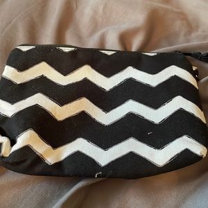 NWOT 31 black and white small travel bag